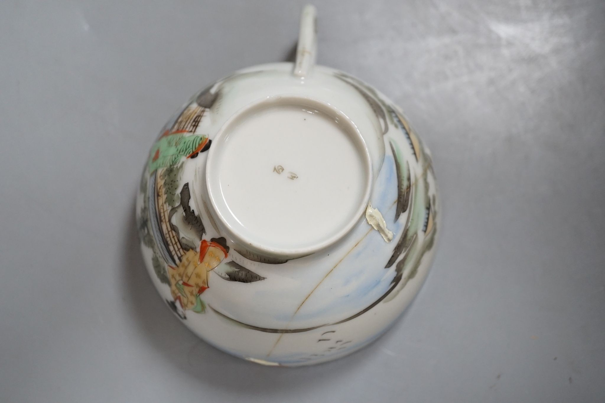 A group of Japanese porcelain tea wares and a rice bowl and cover